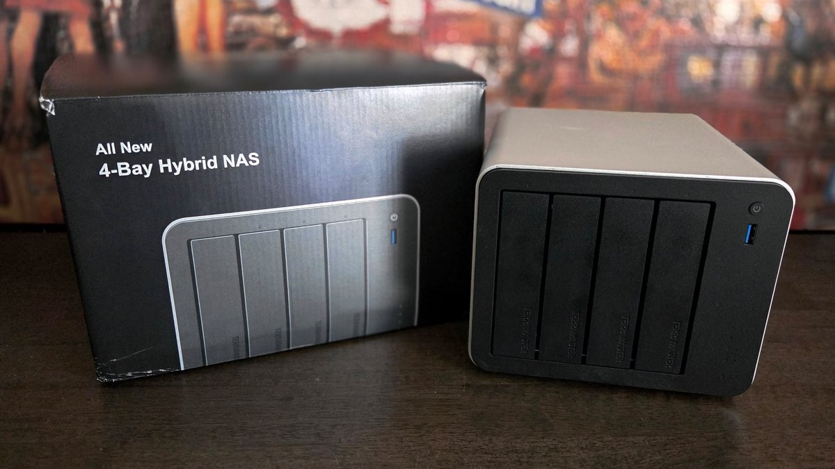 A simple carton for a NAS that looks quite elegant. ©Nerces for Clubic