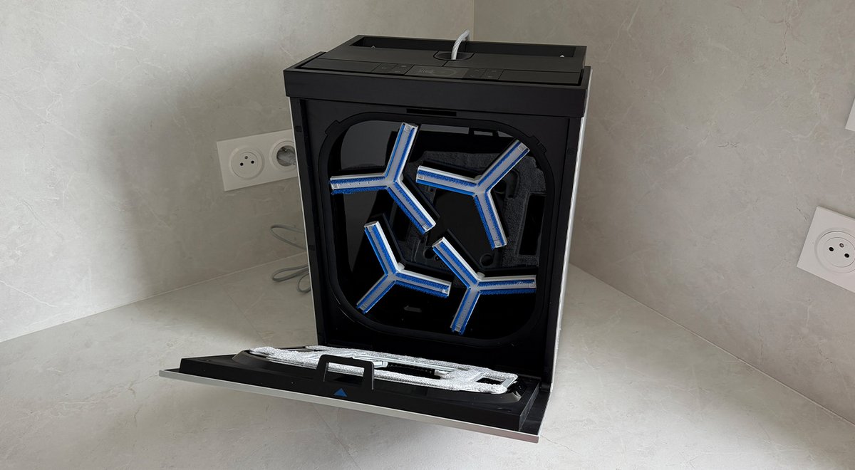 The four rotating brushes wash the cloth vigorously. ©Charles Gouin-Peyrot for Clubic