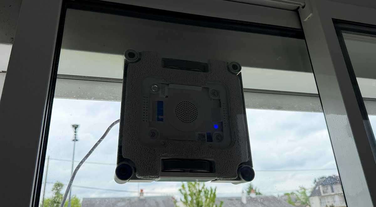 The Winbot W3 Omni at work. ©Charles Gouin-Peyrot for Clubic