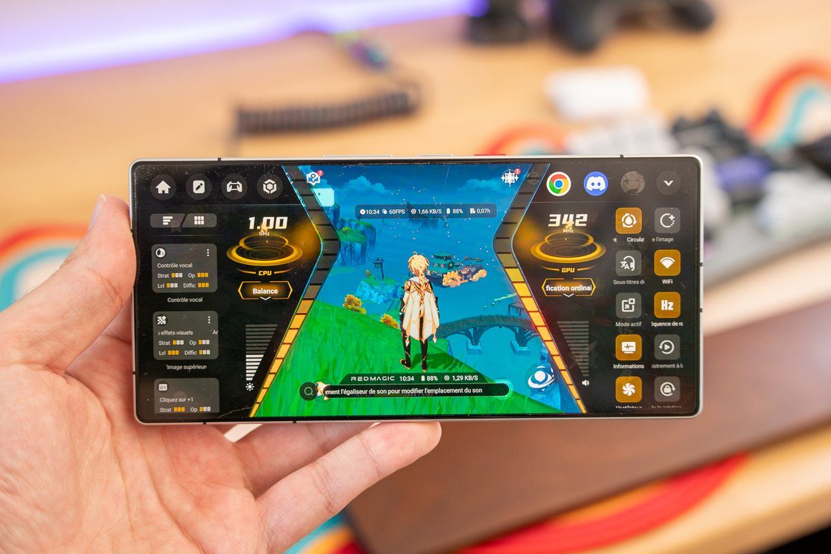 The phone offers a myriad of options to customize your gaming experience. © Pierre Crochart for Clubic.com