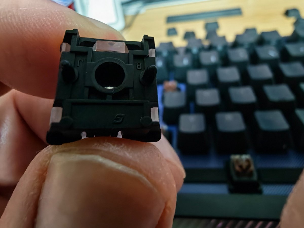 Logitech G512 X 75