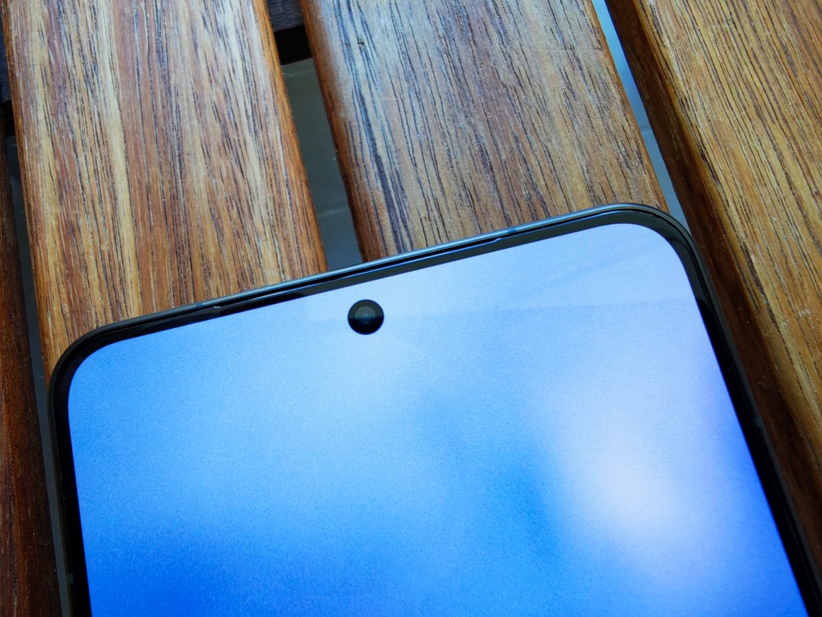 Front camera of the Find X9 Ultra © Marc Mitrani for Clubic