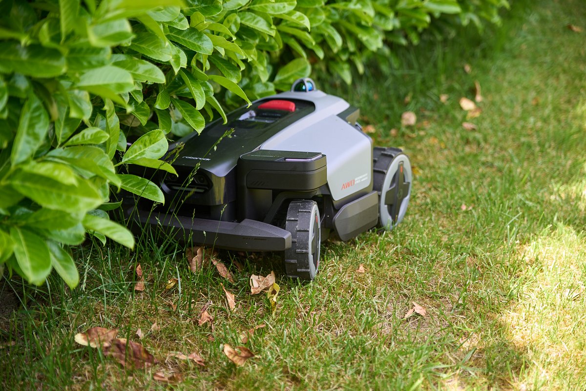 Jamais nous n'avions vu un robot LiDAR s'aventurer sous des haies ! ©Marc Beekenkamp pour Clubic