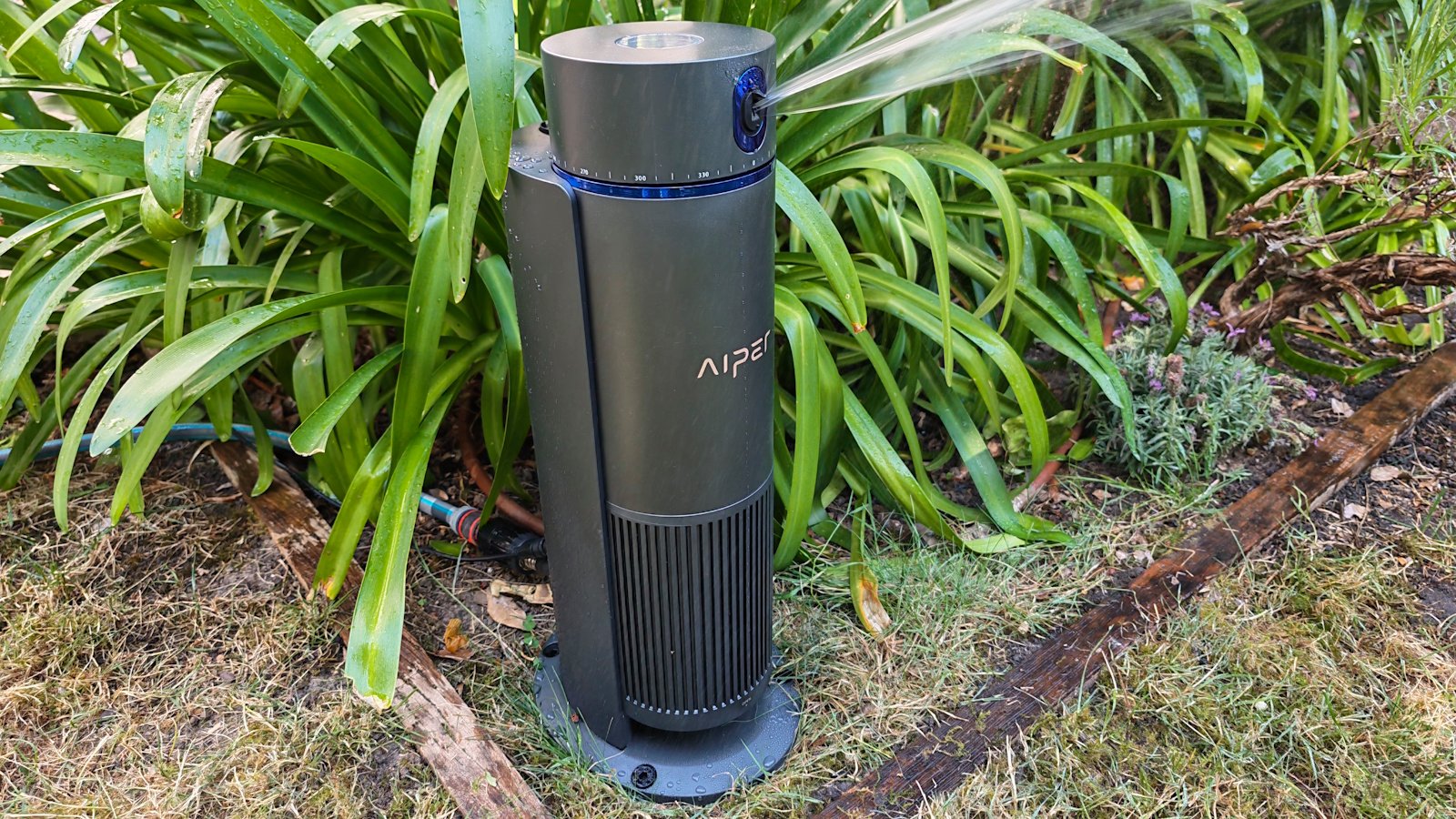 The smart sprinkler Aiper IrriSense 2. ©Nicolas Guyot