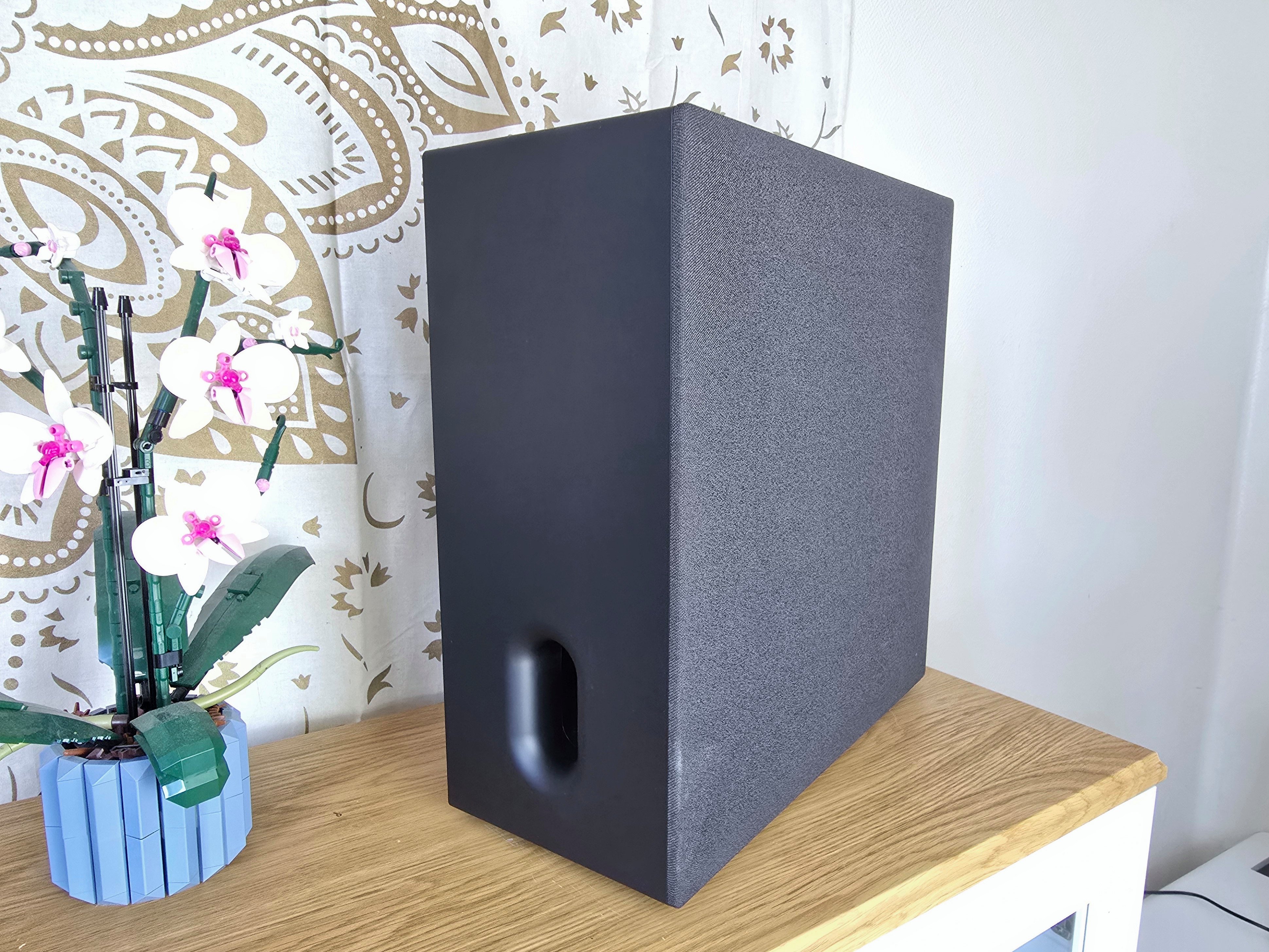 The Sub 8 delivers 300 W. Hard to go back once you’ve tried it, paired with the Theatre Trio. © Matthieu Legouge