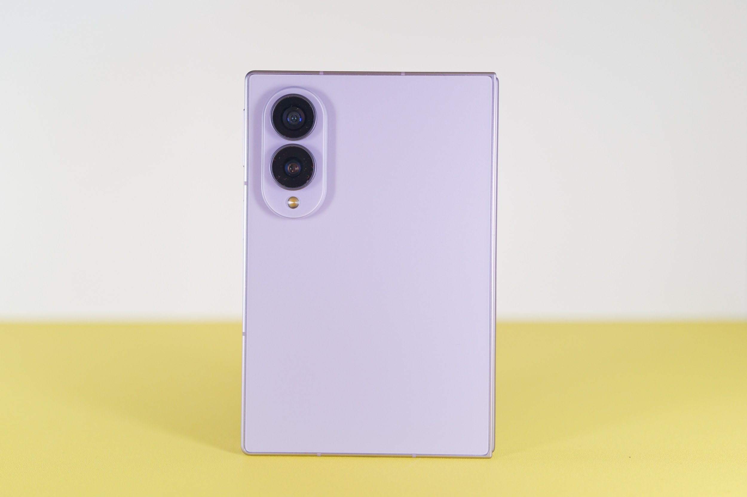 The Z Fold 8 repeats the minimalism Samsung loves © Marc Mitrani for Clubic