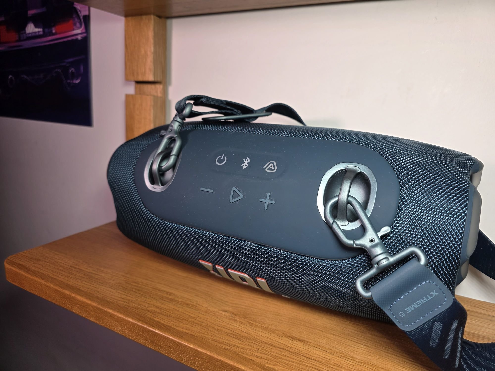 2 rows of 3 buttons, for almost complete ergonomics © Guillaume Fourcadier pour Clubic