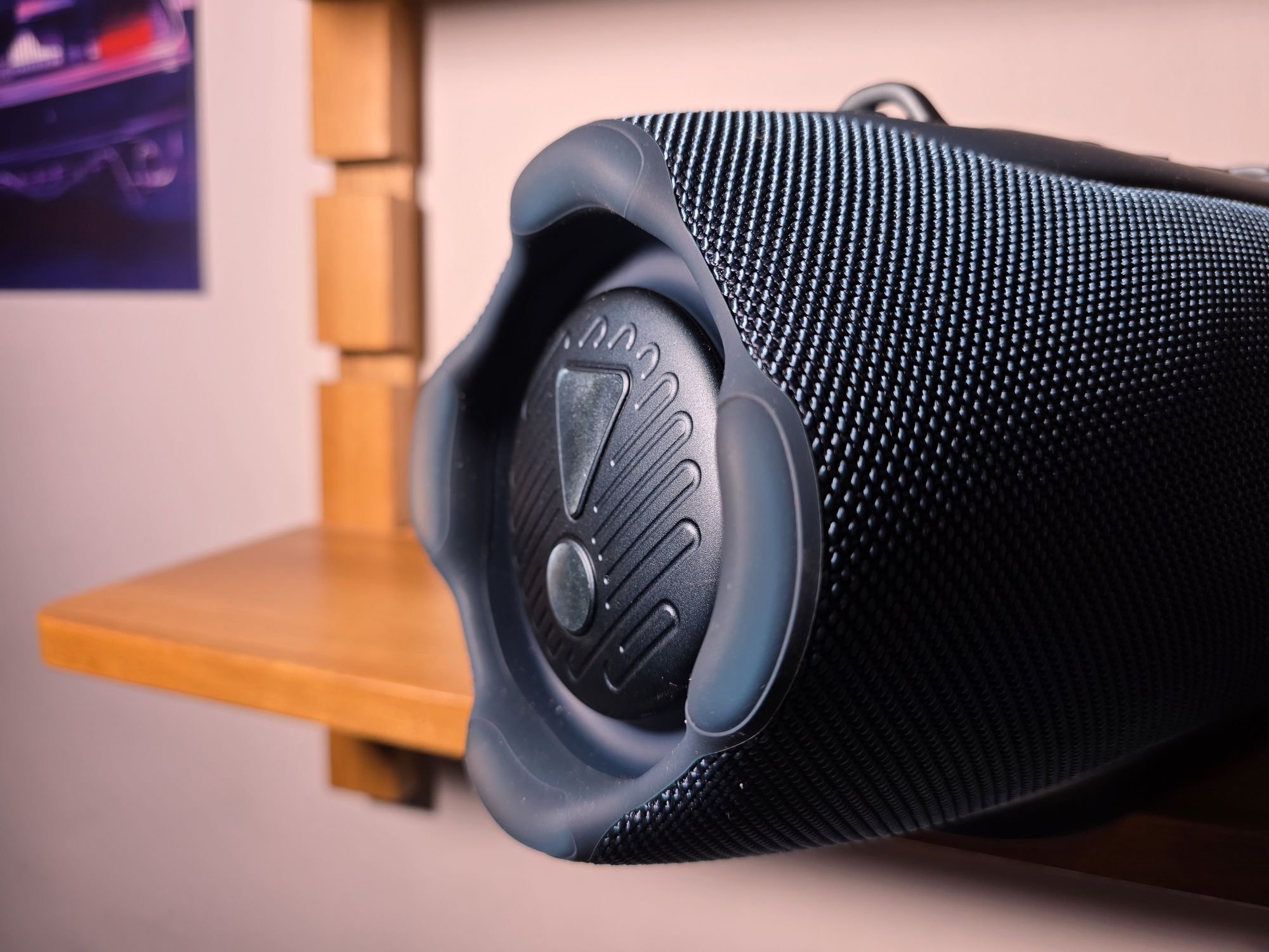 1 woofer, 2 radiators, for a very good bass level © Guillaume Fourcadier pour Clubic