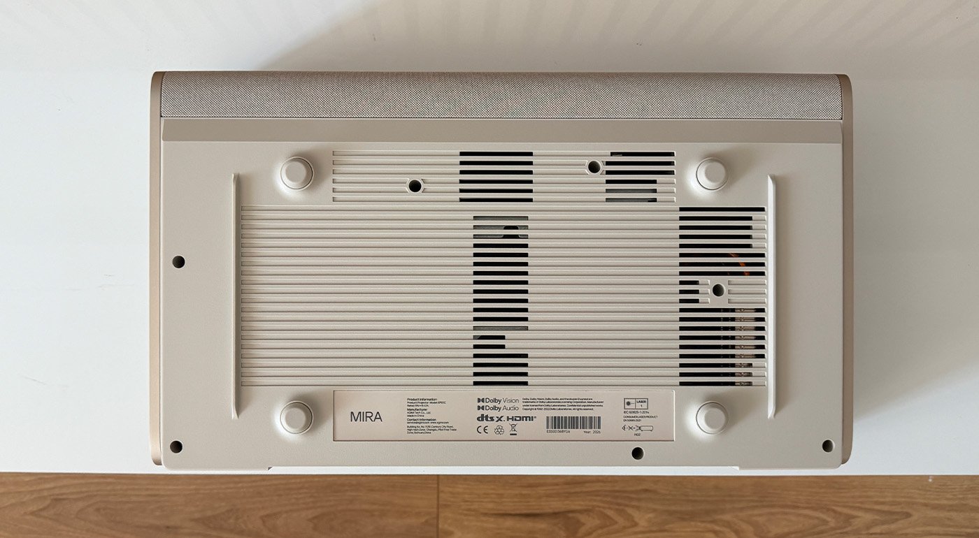 The subwoofer is located below the device. ©Charles Gouin-Peyrot for Clubic