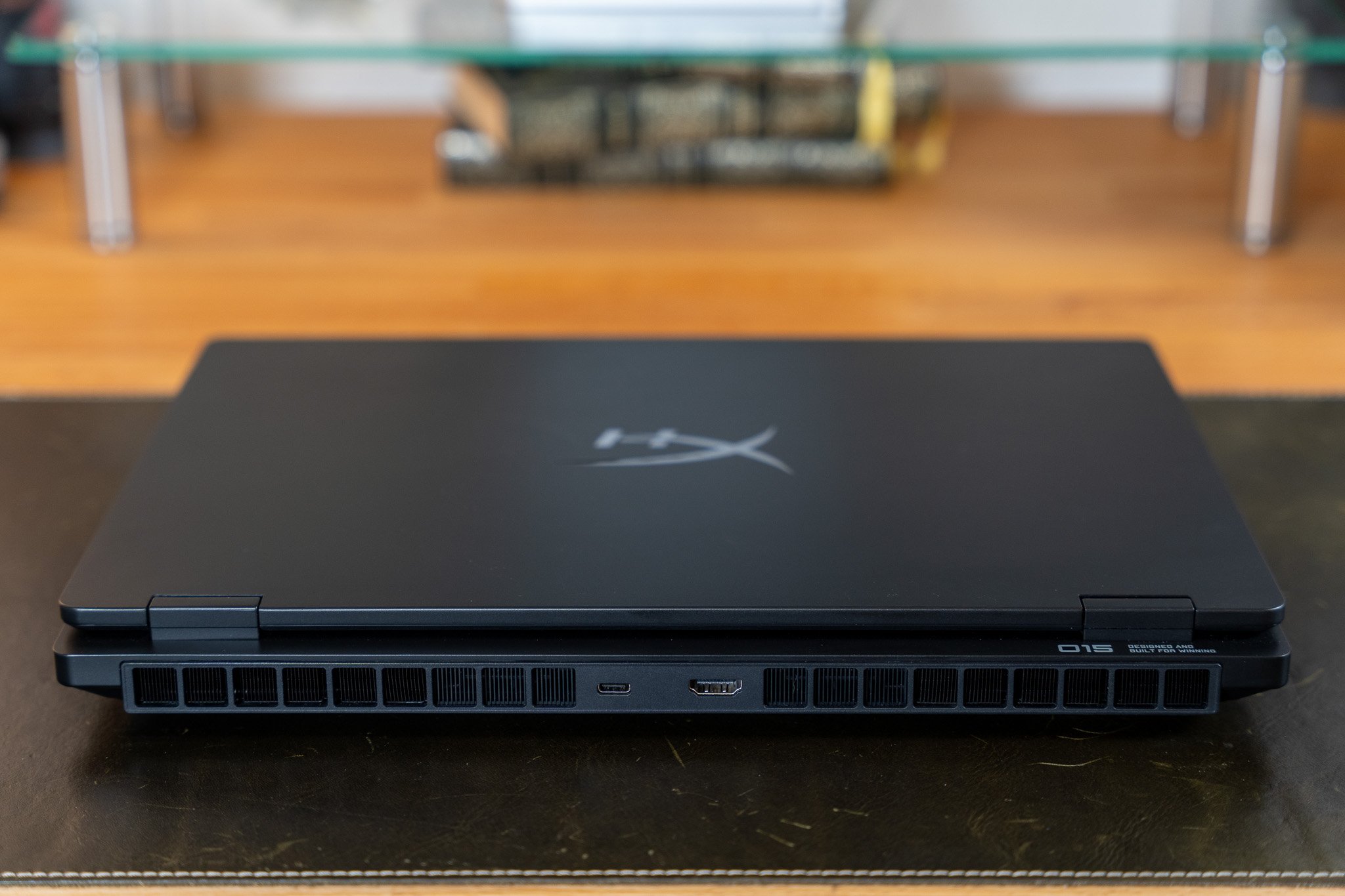 The ports are spread across the sides and rear of the chassis. ©Nathan Le Gohlisse for Clubic