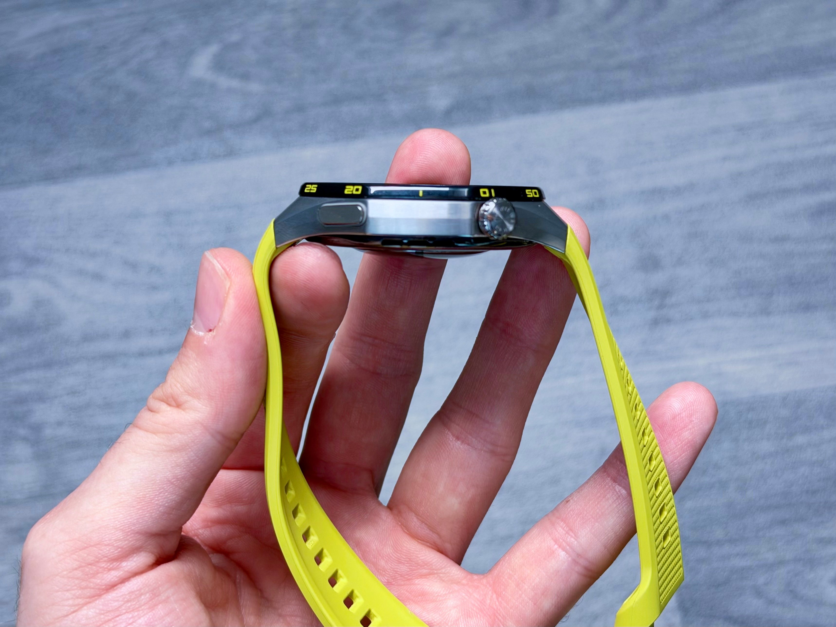 Huawei maintains the quality of manufacturing of its timepiece ©Mathieu Grumiaux for Clubic