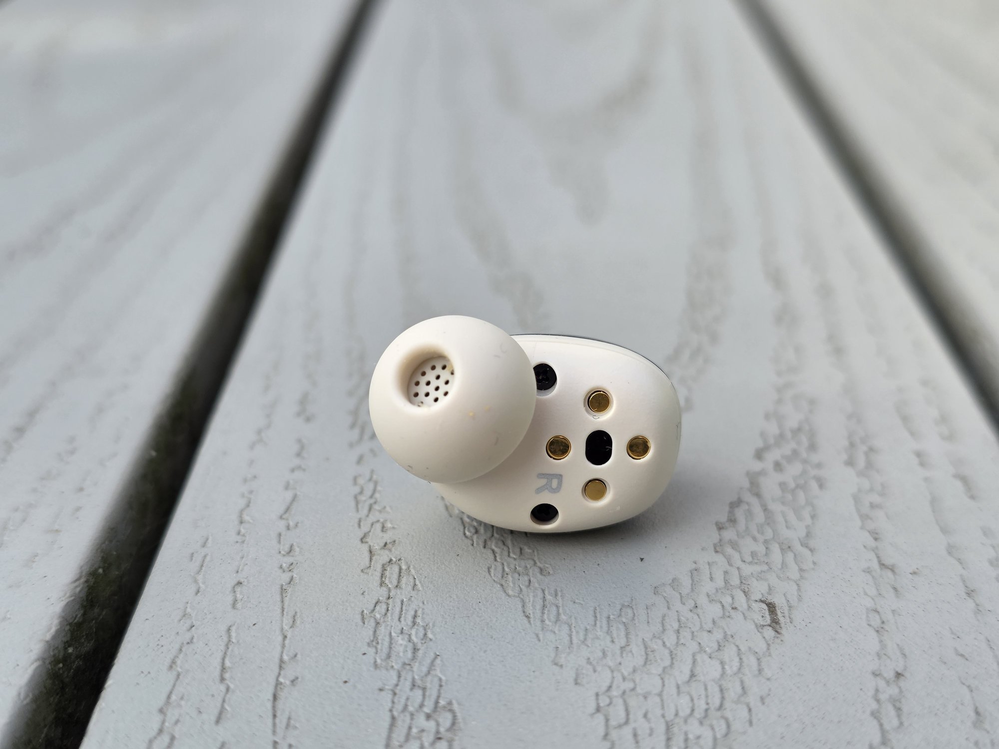 The earpieces are slightly different from those on the previous generation