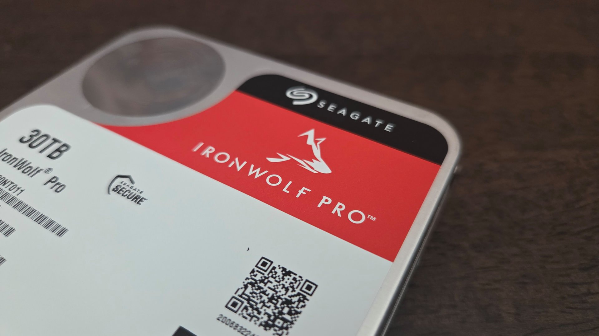 Seagate distinguishes Ironwolf from Ironwolf Pro: higher endurance and a warranty period two years longer. ©Nerces for Clubic