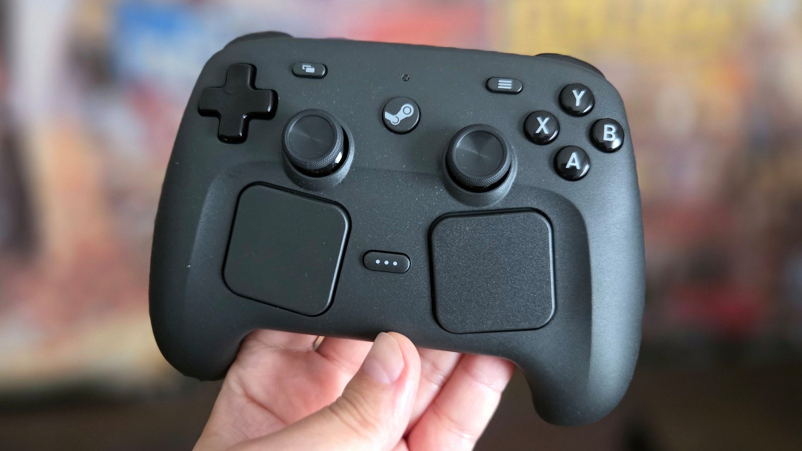 The back of the controller offers little to talk about. © Nerces for Clubic