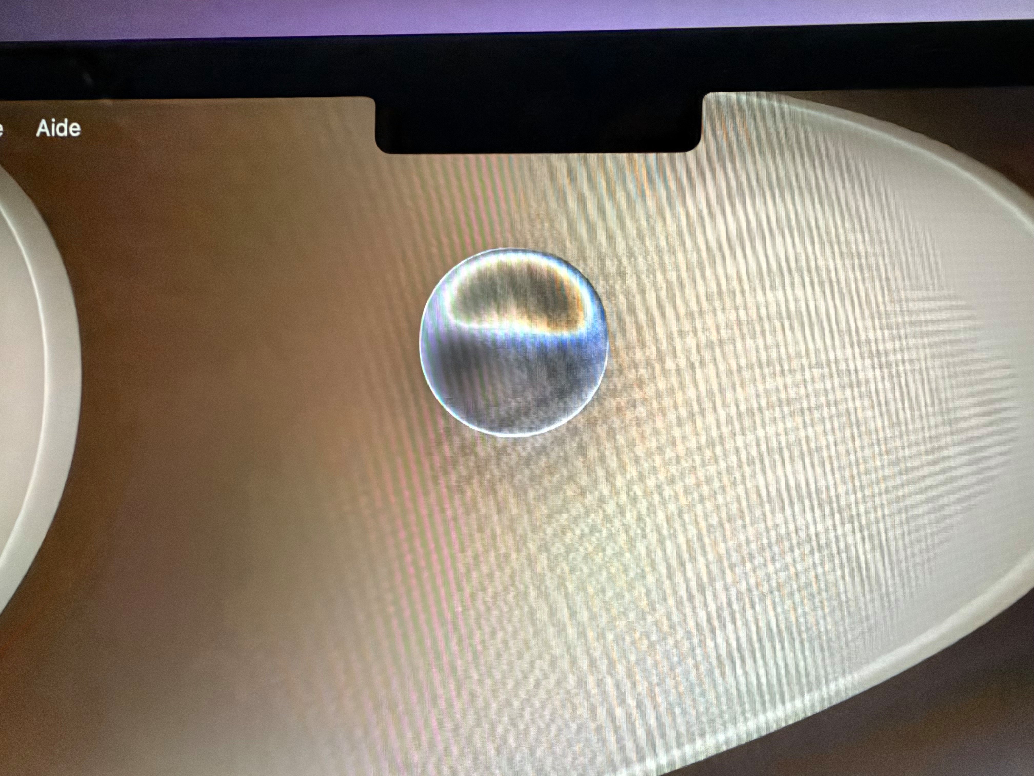 An on-screen orb that animates to show it’s listening ©Mathieu Grumiaux for Clubic