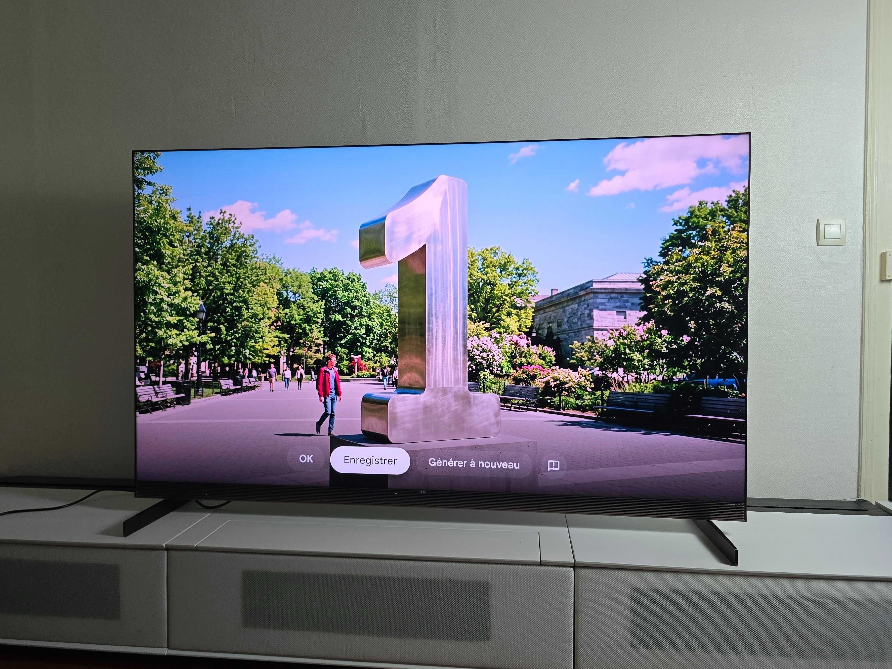 The X11L benefits from the Google TV ecosystem and is among the first TCL TVs affected by Gemini. © Matthieu Legouge