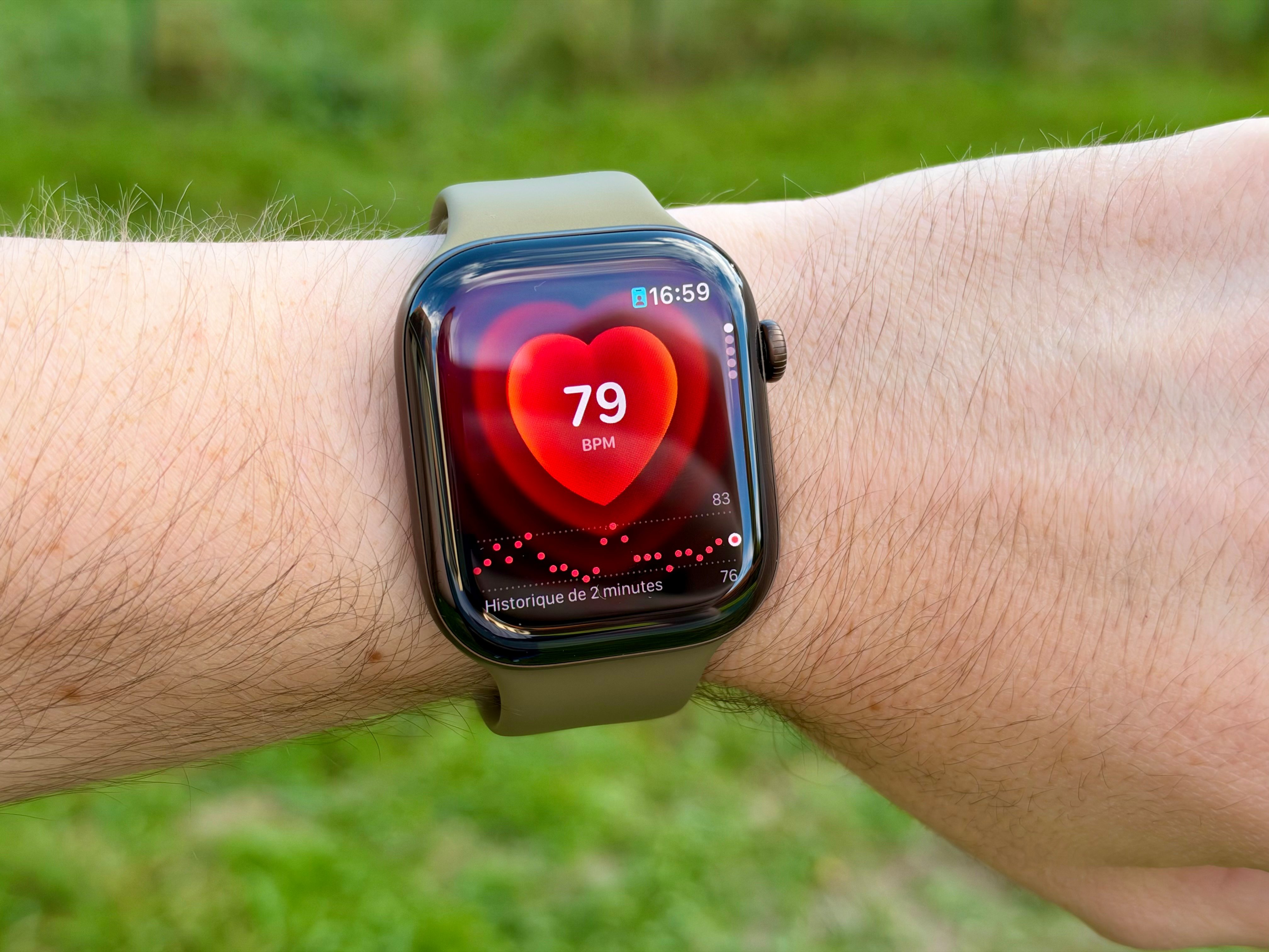 Des mesures quasi en temps réel, même au repos : c'est la plus grande avancée de cette Apple Watch Series 12 ©Mathieu Grumiaux