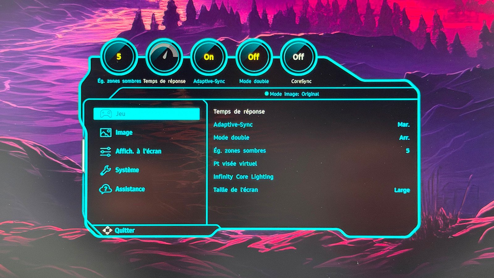 The OSD menu takes on a "gaming" look. ©Charles Gouin-Peyrot for Clubic